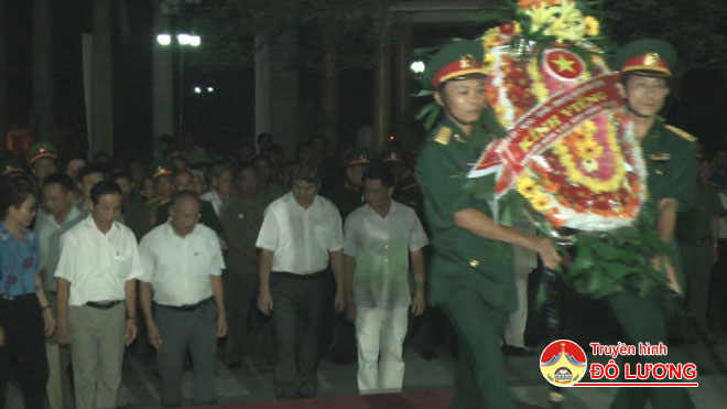 Ong Phuc thap huong Viet Lao 2