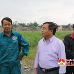 Đồng chí Ngọc Kim Nam – Chủ tịch UBND huyện thăm trang trại anh Lê Tiến Bảy xã Đặng Sơn