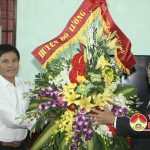 Đồng chí Lê Minh Giang – Phó bí thư thường trực – Chủ tịch HĐND huyện chúc mừng Noel xứ Sơn La