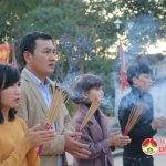 Đô Lương hàng trăm người dân đến đền Quả Sơn dâng lễ cầu may.