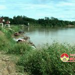 Các tàu hút cát trái phép gây sạt lở bờ sông Lam địa phận xã Thuận Sơn