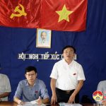 Đồng chí Ngọc Kim Nam – Chủ tịch UBND huyện tiếp xúc cử tri xóm 7, xã Nhân Sơn.