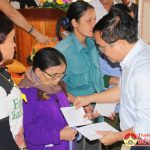 Đô Lương trao 4000 suất quà cho hộ nghèo và hộ cận nghèo trong dịp tết