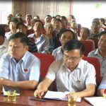 Đồng chí Ngọc Kim Nam và các đại biểu HĐND huyện tiếp xúc cử tri xóm 3 xã Xuân Sơn.