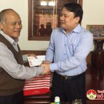 Đồng chí Phùng Thành Vinh  trao quà tết cho nguyên cán bộ Tỉnh, huyện qua các thời kỳ, gia đình người có công có hoàn cảnh khó khăn.