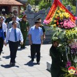 Đồng chí Vương Đình Huệ – Uỷ viên Bộ Chính Trị – Phó Thủ Tướng chính phủ dâng hương tại di tích lịch sử quốc gia Truông Bồn.