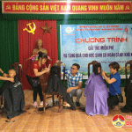 Nhóm “Đô Lương chia sẻ yêu thương”:  trao quà và Căt tóc miễn phí cho trẻ em có hoàn cảnh khó khăn tại xã Hồng Sơn