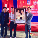 Đồng chí Đoàn Văn Lợi- Trưởng ban dân vận huyện uỷ -Chủ tịch UBMTTQ huyện dự ngày hội ĐĐK tại xóm 1- Thượng Sơn