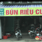 Hàng quán hoạt động trở lại sau những ngày cách ly xã hội