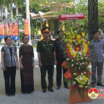 Các đồng chí lãnh đạo huyện dâng hoa, dâng hương tại nghĩa trang Quốc tế Việt – Lào huyện Anh Sơn.