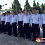 Hội Nông dân tỉnh Nghệ An dâng hương tưởng niệm các anh hùng liệt sỹ Đô Lương.