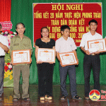 Xã Lam Sơn tổ chức trao thưởng các tập thể, cá nhân tiêu biểu phong trào TDĐKXDĐSVH.