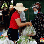Xã Trung Sơn tổ chức điểm bán dưa lưới hỗ trợ ông Nguyễn Phùng Khởi.