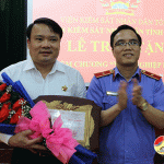 Viện kiểm sát nhân dân Tỉnh Nghệ An tổ chức lễ trao kỷ niệm chương “Vì sự nghiệp kiểm sát”  cho đồng chí Phùng Thành Vinh – Bí thư Huyện ủy.