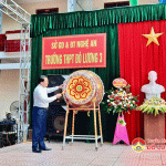 Đồng chí Phùng Thành Vinh- Bí thư Huyện ủy dự lễ khai giảng tại trường THPT Đô Lương 3