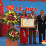 Trường mầm non Hiến Sơn: Tổ chức kỷ niệm ngày nhà giáo Việt Nam và  đón bằng công nhận trường đạt chuẩn Quốc gia mức độ 1.