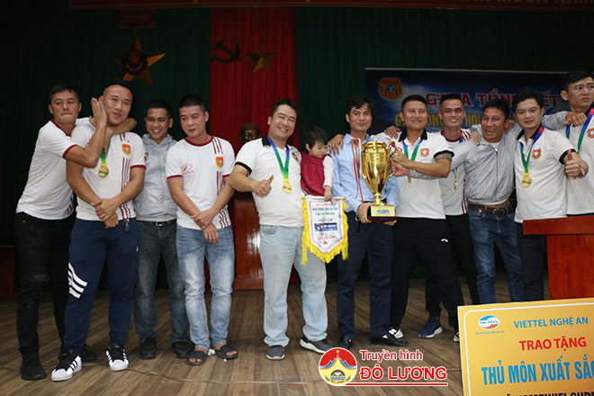 Đội bóng đá Thị trấn Đô Lương đạt chức Vô địch giải bóng đá “ Đồng hương Đô Lương” tại thành phố Vinh