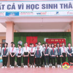 Trường THCS xã Nam Sơn trao thưởng cho các em đạt giải kì thi học sinh giỏi tỉnh năm học 2020 – 2021.