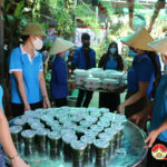 Hội phụ nữ và đoàn thanh niên xã Hồng Sơn nấu 100 suất ăn hỗ trợ những người cách ly tập trung