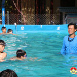 Trường THCS Lý Nhật Quang tổ chức dạy bơi cho 160 học sinh