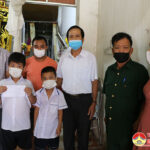 Hội khuyến học huyện Đô Lương trao tiền hỗ trợ cho 3 học sinh khó khăn