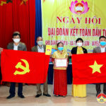 Đồng chí Vương Thị Quý dự ngày hội Đại đoàn kết tại xóm 6 xã Thượng Sơn