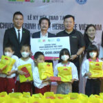 Công ty Herbalife Việt Nam tổ chức lễ ra mắt và trao tài trợ chương trình Casa Herbalife Việt Nam tại Trung tâm công tác xã hội tỉnh