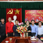 Các đồng chí lãnh đạo huyện Đô Lương chúc mừng Trung tâm Văn hóa Thể thao và Truyền thông huyện nhân ngày Thể thao Việt Nam 27/3
