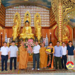 Lãnh đạo huyện Đô Lương chúc mừng lễ Phật Đản 2566-2022