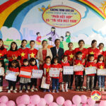 Trường mầm non Hòa Sơn tổ chức Chương trình giao lưu thực hiện chuyên đề “Phối kết hợp và tôi yêu Việt Nam”