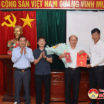 Lễ trao Quyết định nghỉ hưu cho đồng chí Hoàng Hữu Hùng- Ủy viên Ban thường vụ,Trưởng Ban Dân vận Huyện ủy