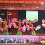 Hội người cao tuổi xã Đông Sơn tổ chức đồng diễn Thái cực trường sinh đạo và văn nghệ chào mừng ngày 1/10