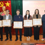 Đảng bộ cơ quan Huyện ủy Đô Lương: Trao huy hiệu 30 năm tuổi Đảng và tổng kết công tác xây dựng Đảng năm 2023