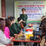 Hội hỗ trợ gia đình liệt sỹ Việt Nam trao tiền hỗ trợ xây nhà tình nghĩa cho vợ liệt sỹ Nguyễn Cảnh Trí