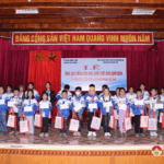 Tổ chức Zhishan Foundation trao học bổng cho học sinh nghèo vượt khó trên địa bàn huyện Đô Lương