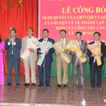 Công bố Nghị quyết của Ủy Ban Thường vụ Quốc hội và Quyết định của Ban Thường vụ Huyện ủy Đô Lương về thành lập tổ chức Đảng và công tác cán bộ xã Bạch Ngọc.