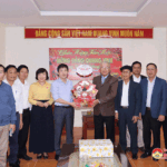 Ban Đoàn kết Công giáo huyện thăm và chúc tết Cơ quan Huyện ủy và UBND huyện Đô Lương