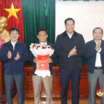 Huyện ủy Đô Lương trao Quyết định nghỉ hưu đối với cán bộ