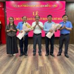 UBND huyện Đô Lương công bố và trao Quyết định nghỉ hưu đối với lãnh đạo phòng Nội vụ và Thanh tra huyện