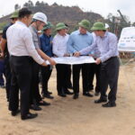 Phó Chủ tịch UBND tỉnh Phùng Thành Vinh làm việc với huyện Đô Lương về công tác rà soát, nghiên cứu, định hướng sắp xếp đơn vị hành chính