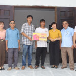 UBMTTQ huyện Đô Lương, nhà báo Thái Quảng bàn giao nhà Đại đoàn kết cho gia đình anh Đặng Quang Hợp