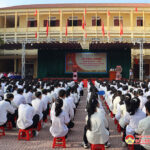 Đồng chí Trần Văn Sơn – Chủ tịch UBND xã Đô Lương dự lễ khai giảng Trường THPT Đô Lương I