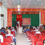 Đồng chí Đoàn Văn Lợi – Phó Bí thư Thường trực Đảng ủy Đô Lương dự sinh hoạt chi bộ tại xóm Hương Quang Yên Sơn.