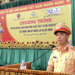 Gần 2000 học sinh trường THPT Đô Lương 1 được trang bị kỹ năng lái xe an toàn.