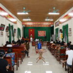 Tổ đại biểu số 5 HĐND xã tiếp xúc cử tri xóm 1 và 2 Văn Sơn.